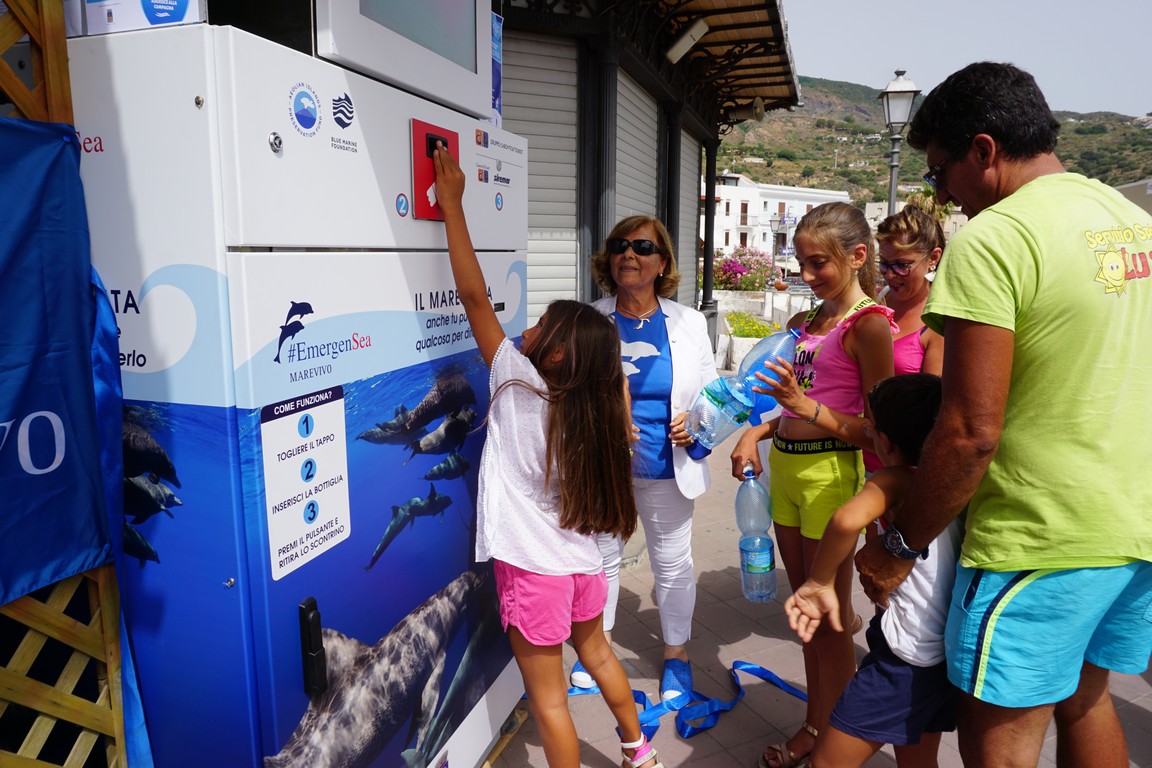 Lipari raddoppia il suo impegno per l’ambiente con l’installazione di un secondo Eco Compattatore