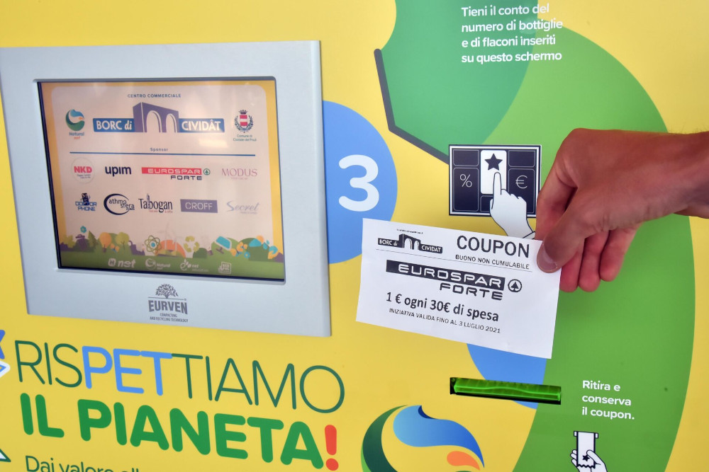 Macchine mangiaplastica per i Comuni: iniziative e progetti sostenuti da COREPLA per contribuire alla raccolta e il riciclo della plastica