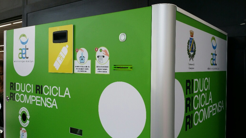 Decreto Mangiaplastica: Fondo Mite da 27 milioni di euro per l’installazione di ecocompattatori nei Comuni